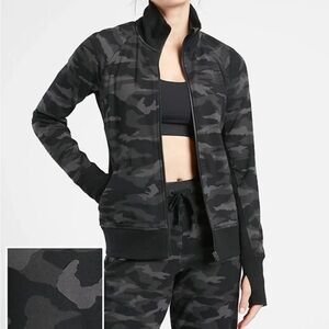 ATHLETA Triumph Printed Full Zip Jacket & Joggers Black Camo XS Set Worn Once*W1
